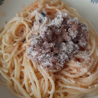 冷凍パスタで！　明太子クリーム納豆パスタ